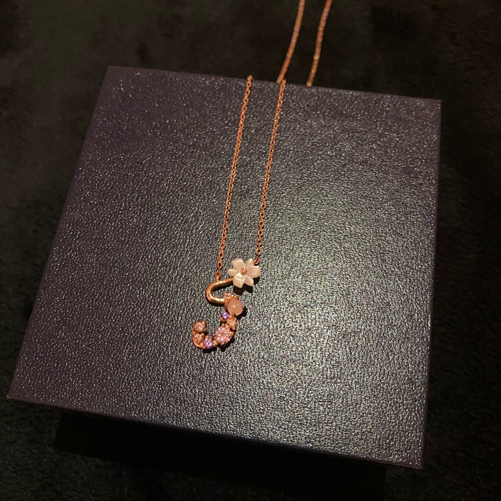 Beautiful Jolimoon initial necklace - letter J